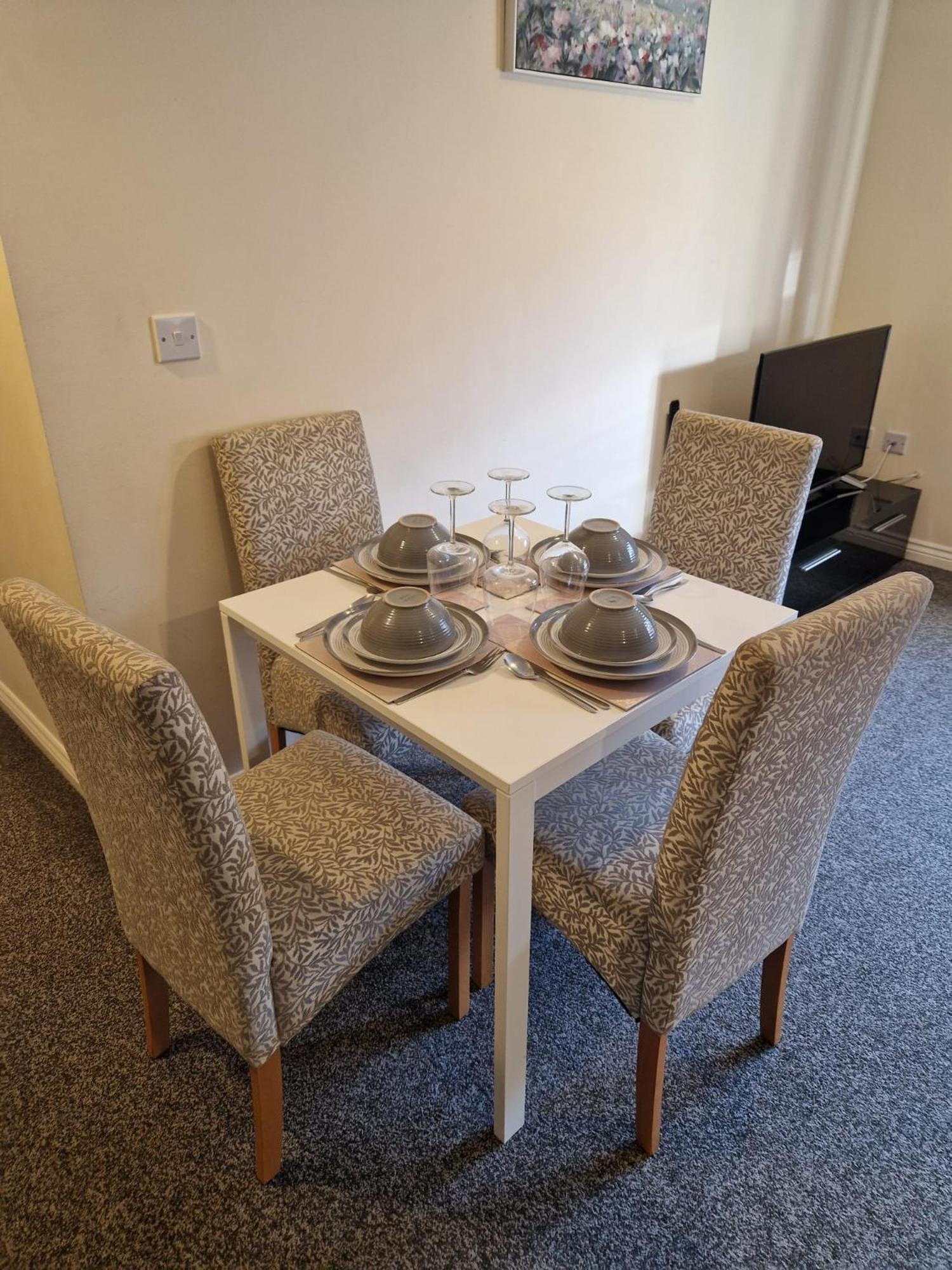 Hereford - Mayflower Coach House, Modern 2 Bedroom Property With Parking, Located South Of Hereford City, Suitable For Small Family, Couple Or Contractors - Sleeps Up To 5 Guests - Hosted By Rentmyhouse ภายนอก รูปภาพ