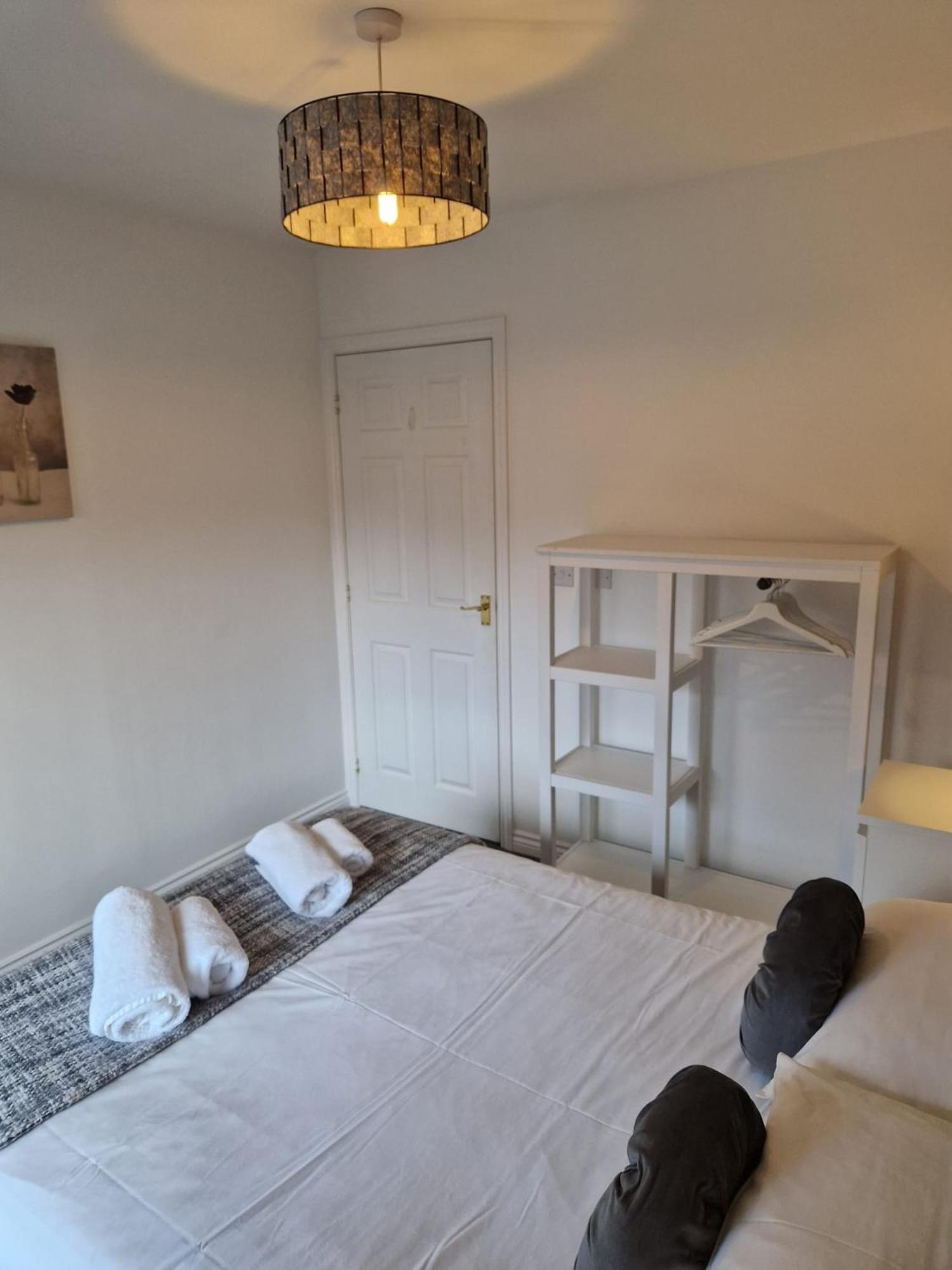 Hereford - Mayflower Coach House, Modern 2 Bedroom Property With Parking, Located South Of Hereford City, Suitable For Small Family, Couple Or Contractors - Sleeps Up To 5 Guests - Hosted By Rentmyhouse ภายนอก รูปภาพ